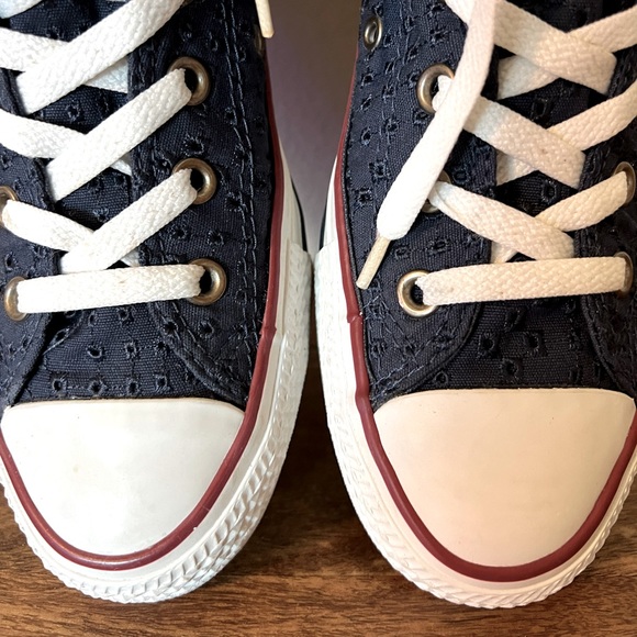 Rare Navy eyelet print Converse 7 1/2 - Picture 8 of 12